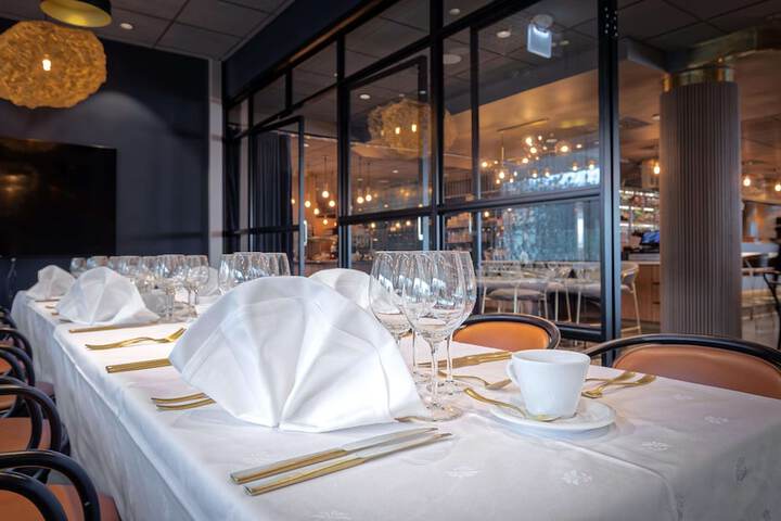 Dining 49 of 65