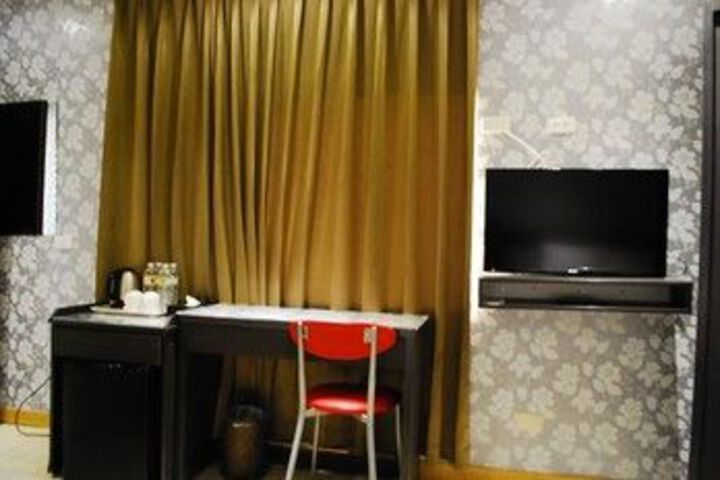Room 18 of 23