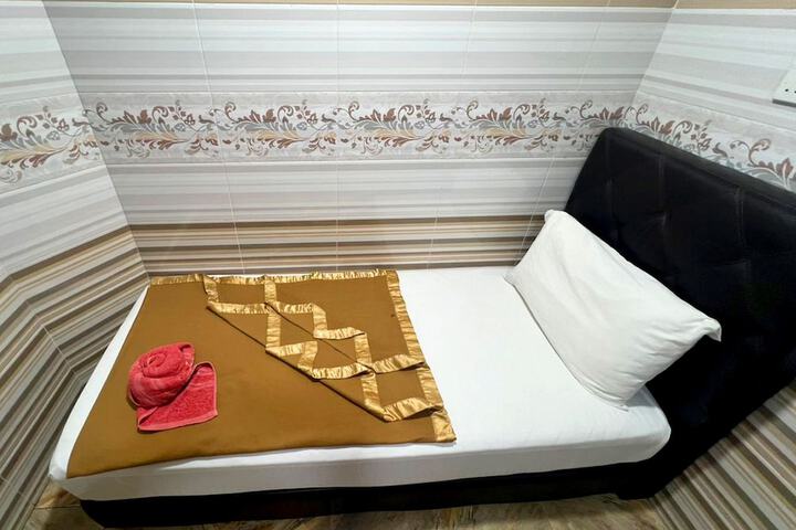 Room 7 of 26
