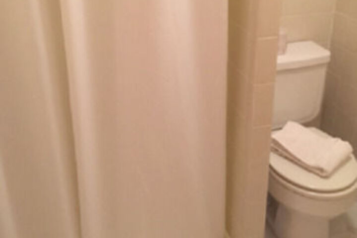 Room 22 of 182