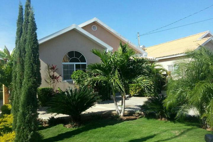 Caribbean Estate AJ
