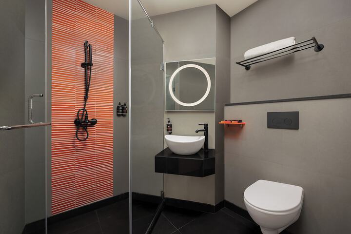 Room 27 of 52