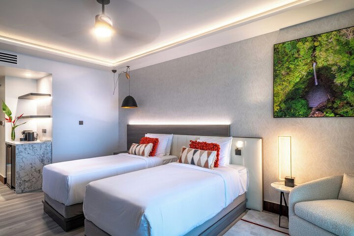 Room 14 of 65