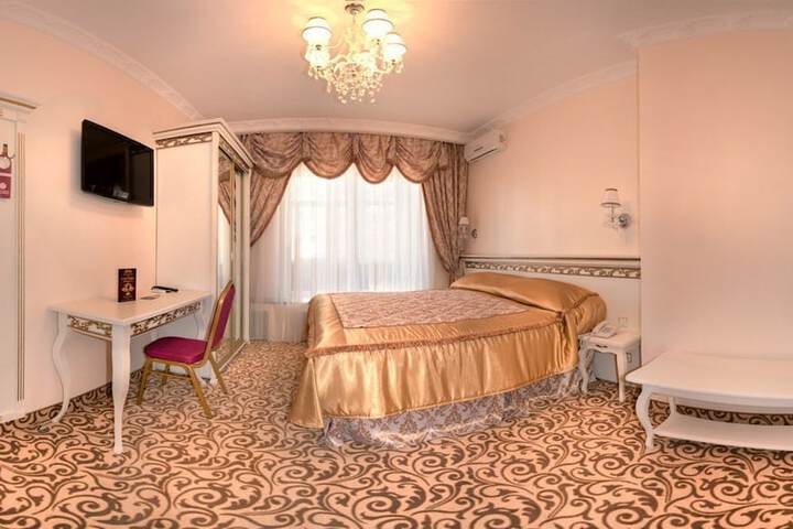 Room 5 of 25