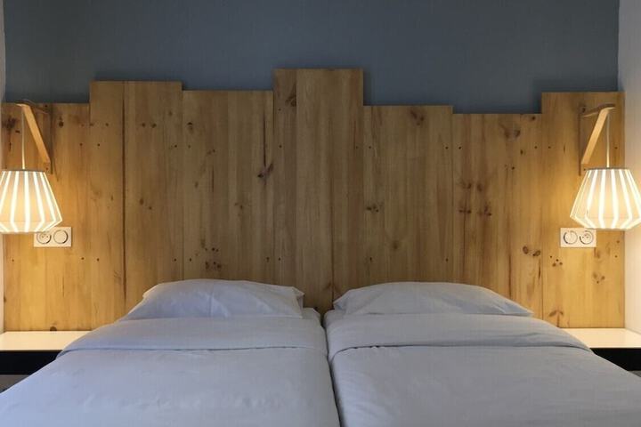 Room 6 of 38