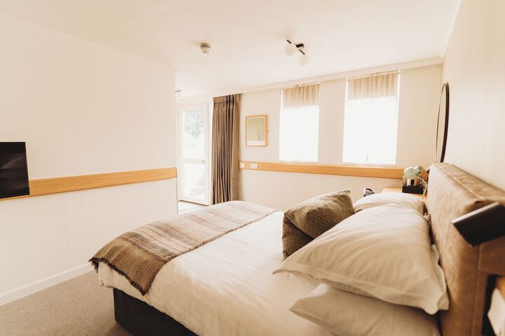 Room 16 of 42