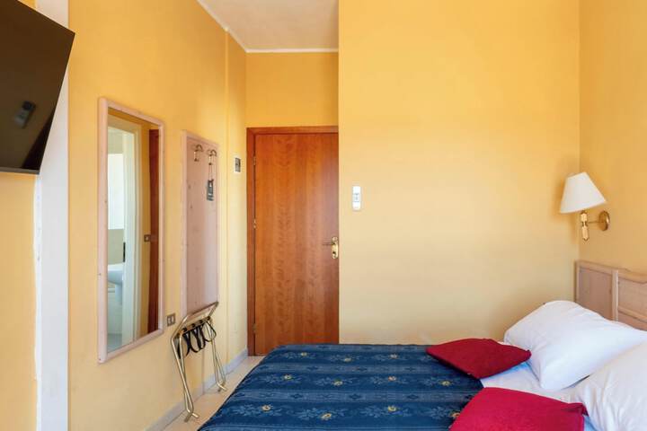 Room 26 of 71