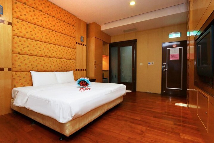 Room 60 of 79