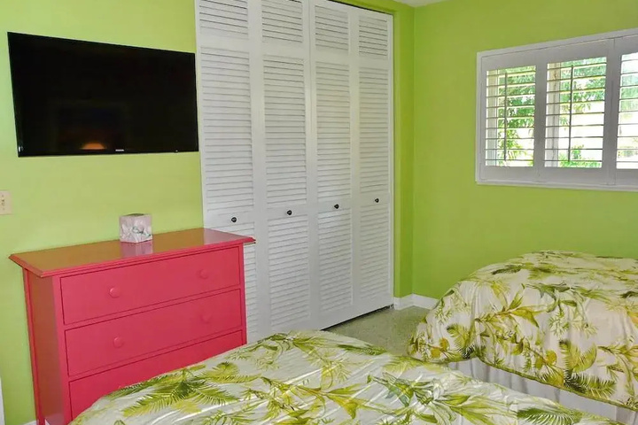 Room 3 of 16
