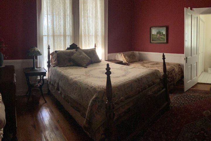 Room 8 of 37