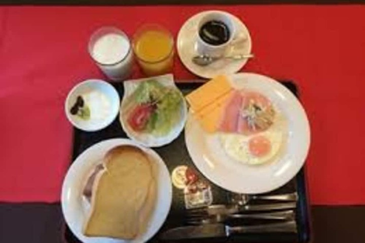 Breakfast/Coffee Service 25 of 27