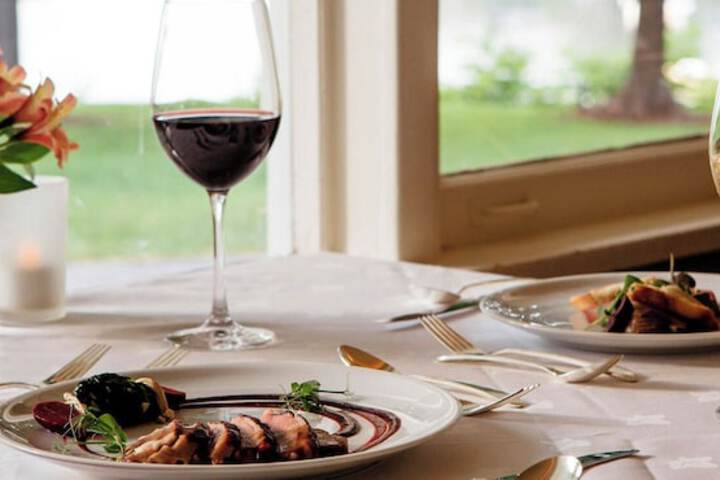 Dining 82 of 106