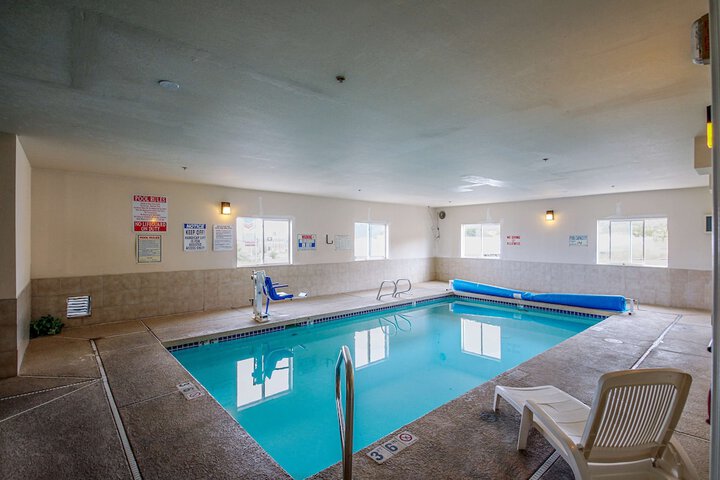 Hotel with Pool