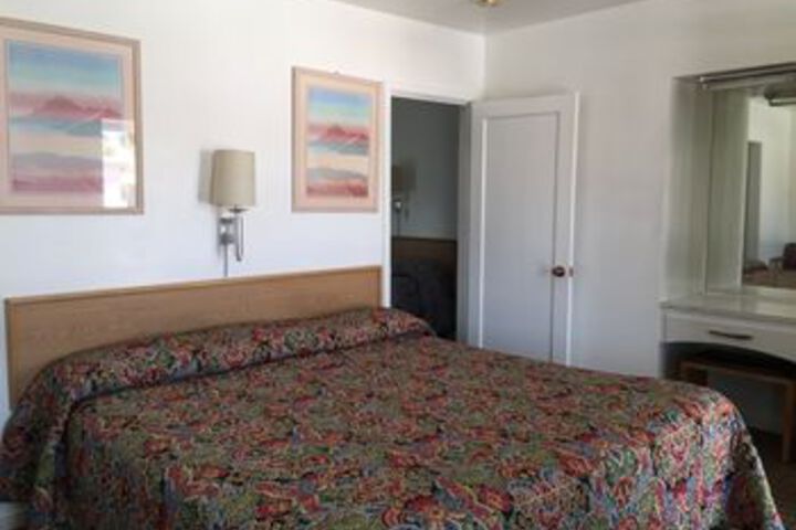 Room 11 of 15