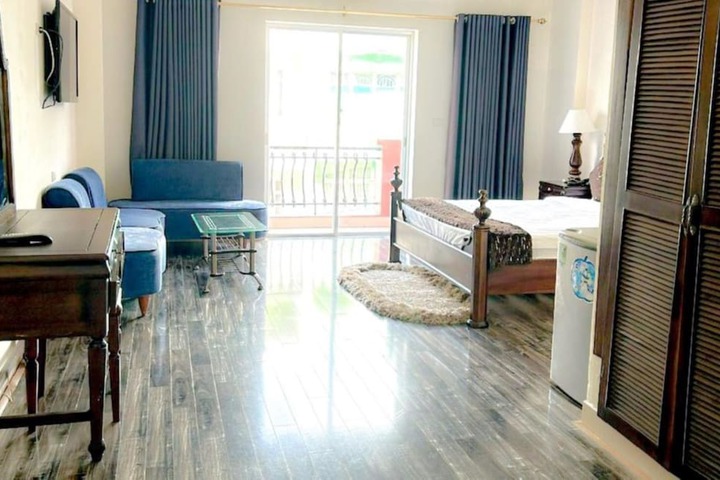 Room 4 of 50