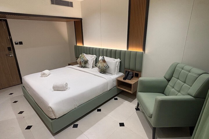Room 22 of 28