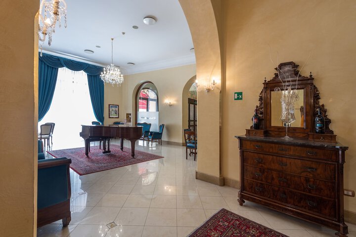Guest Lobby