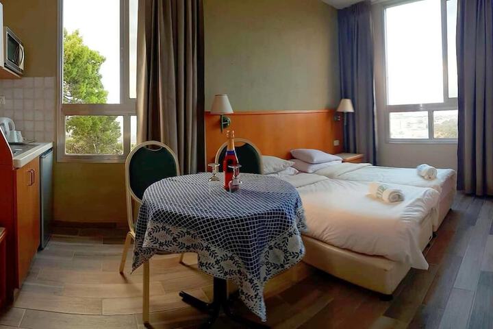 Room 21 of 45