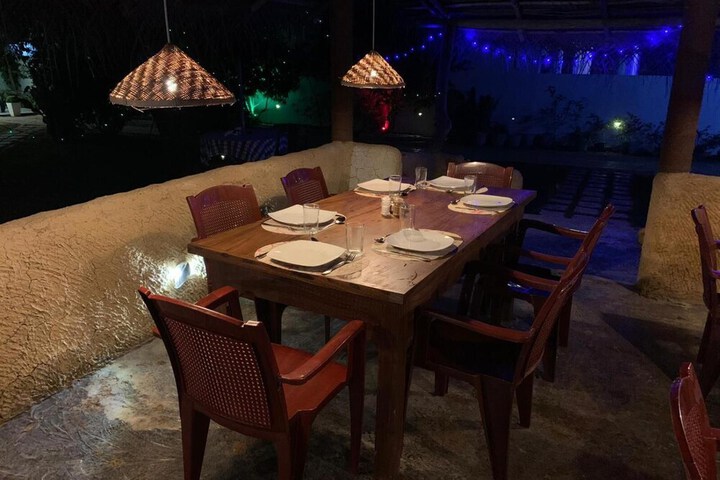 Dining 34 of 43