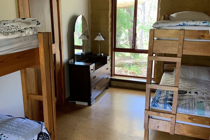 Room 10 of 93