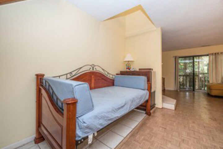 Room 33 of 37