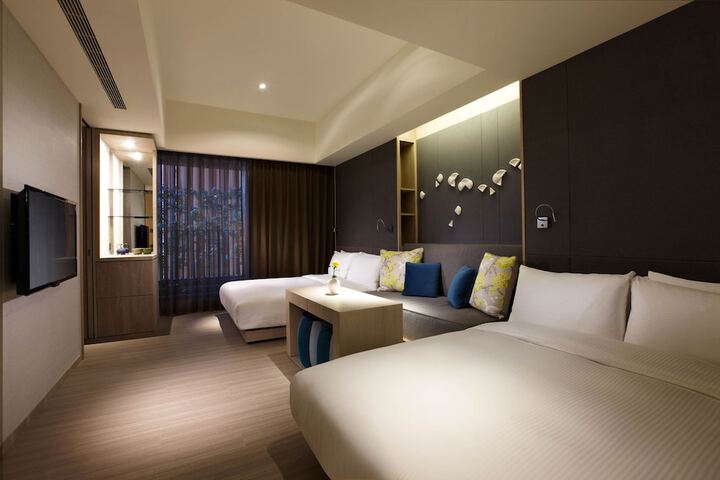Room 11 of 43