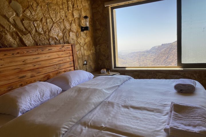 Room 4 of 30