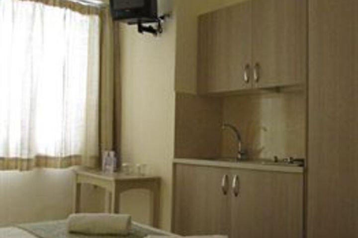 Room 4 of 10