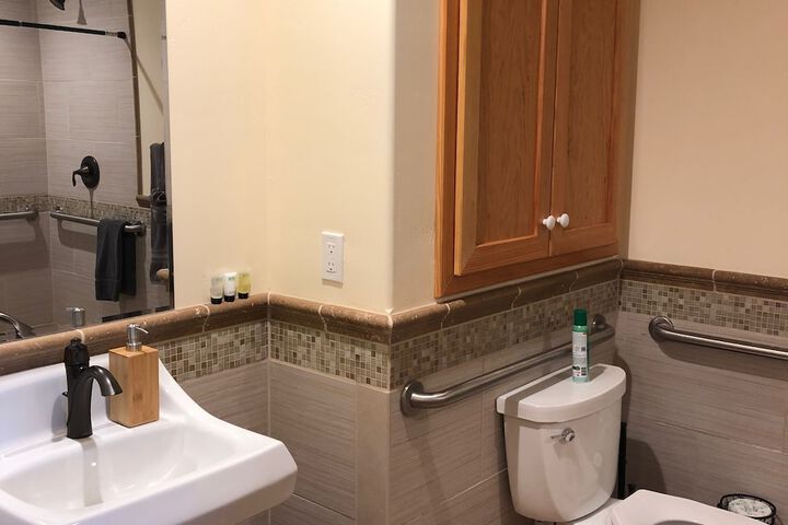 Room 16 of 40