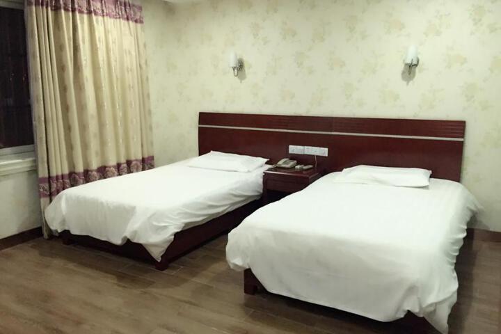 Pebble Motel (Shanghai Zhongshan Park Metro Station)