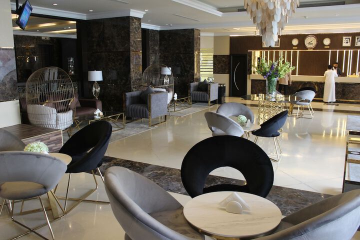 Entrance & Lobby