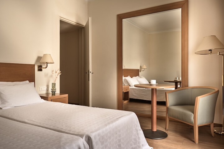 Room 12 of 43
