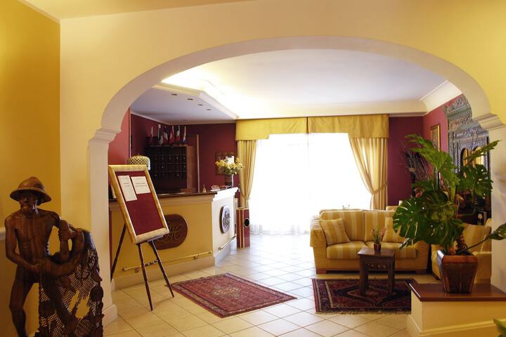 Guest Lobby