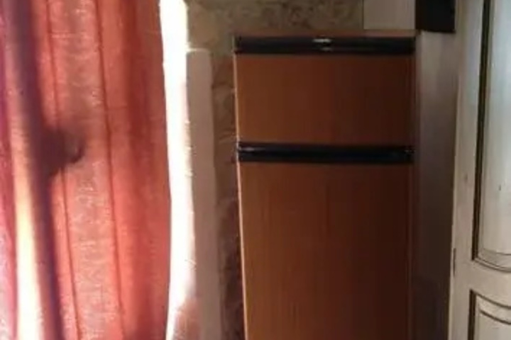 Room 2 of 9