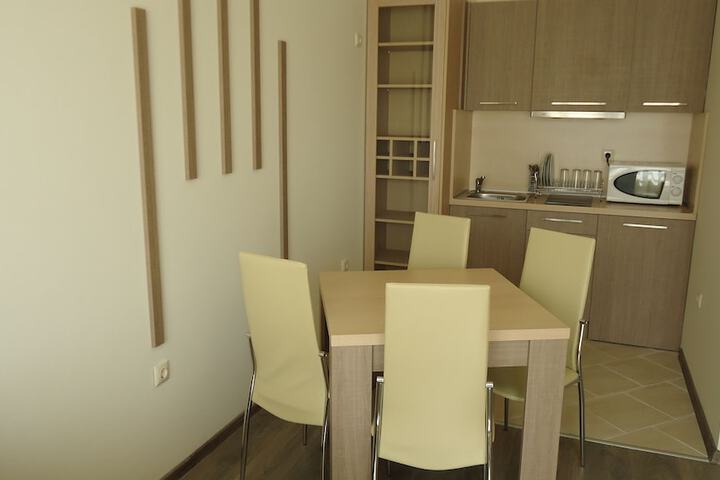Room 10 of 68