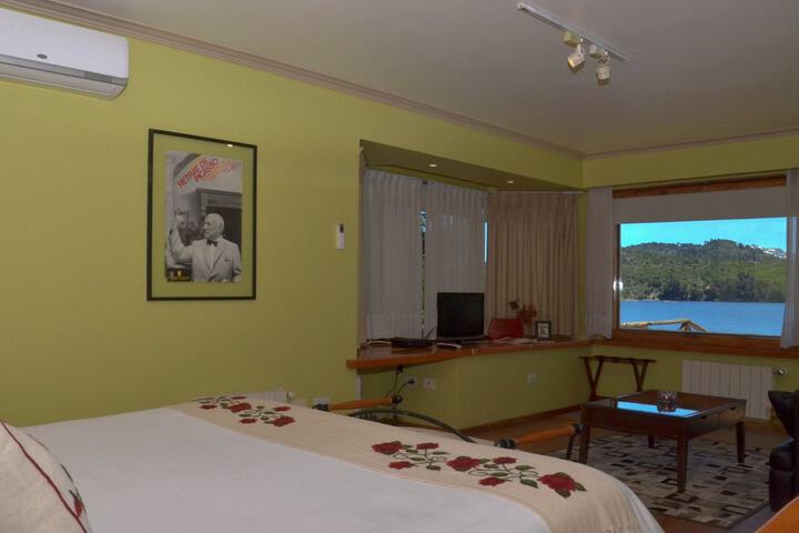 Room 7 of 36