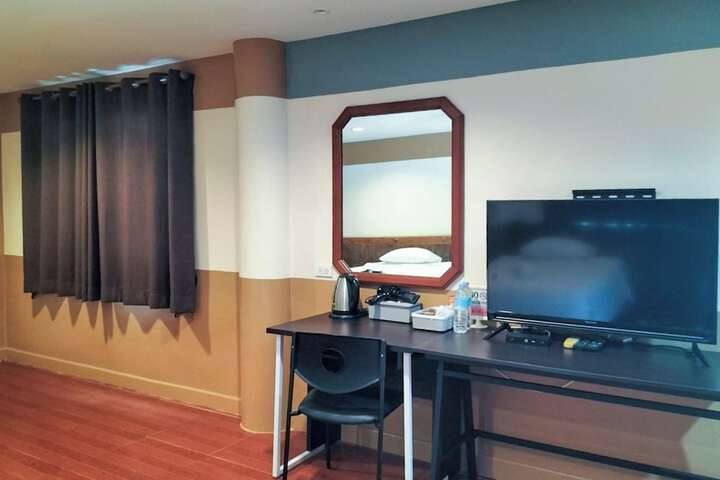 Room 32 of 156