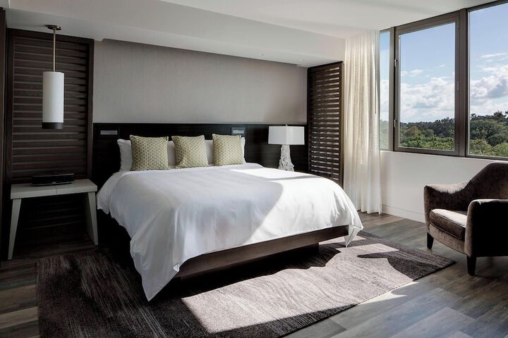 Room 27 of 199
