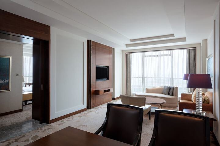 Room 27 of 93