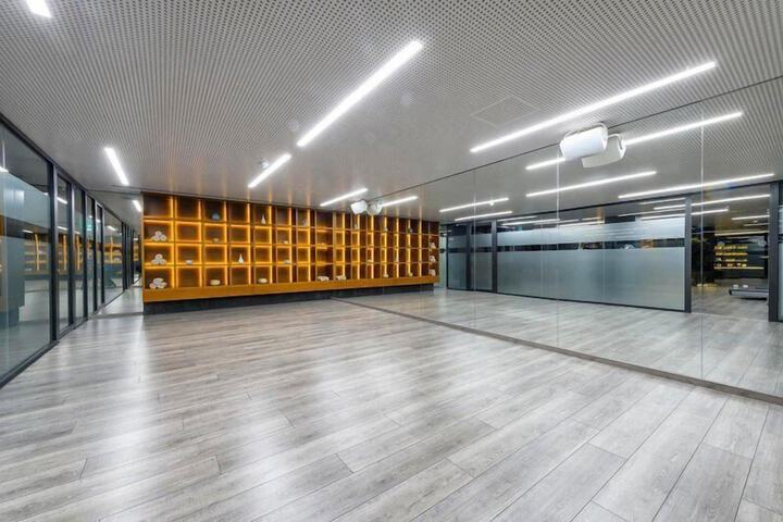 Entrance & Lobby