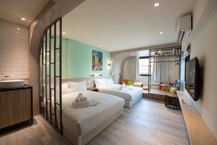 CHIAOS HOUSE