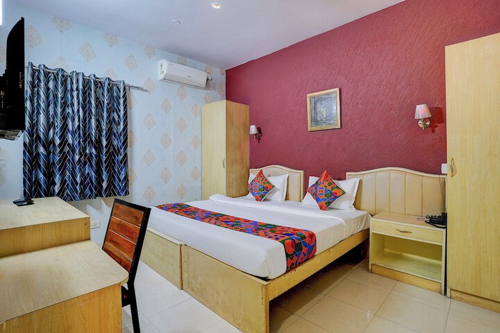 Room 15 of 34