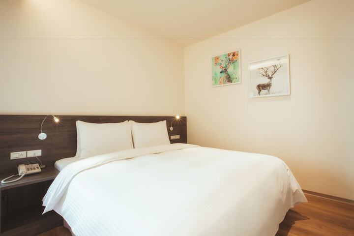 Room 20 of 63