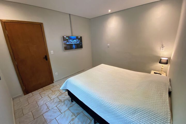 Room 10 of 35