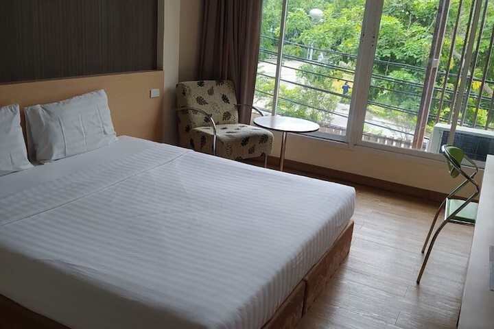Room 16 of 42