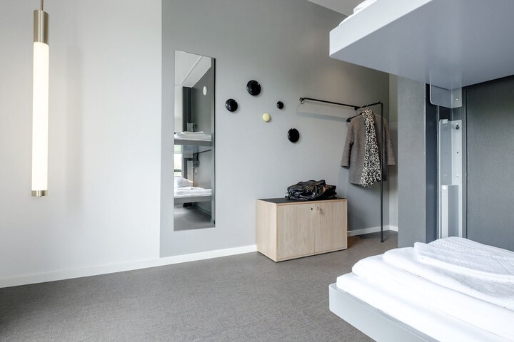 Room 11 of 34