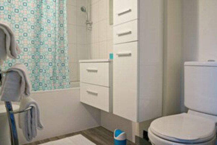Room 4 of 13