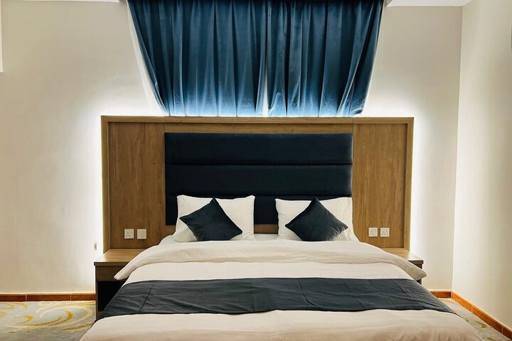 Room 3 of 9