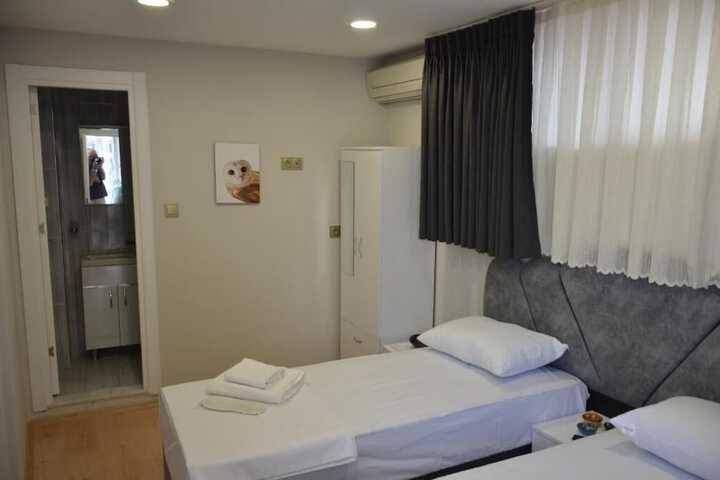 Room 11 of 31