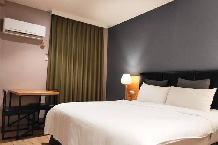 Room 20 of 49
